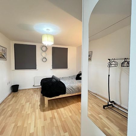 High End Luxury 2 Bed Apartment Birmingham Bagian luar foto