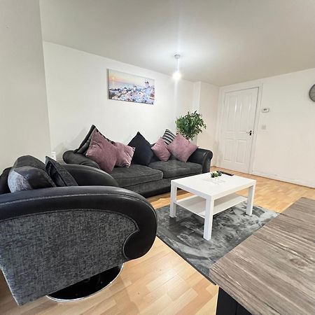 High End Luxury 2 Bed Apartment Birmingham Bagian luar foto